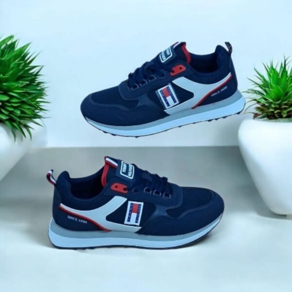 WhatsApp Image 2025-10-31 at 11.01.55 TOMMY azul h